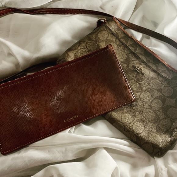 Monogram coach crossbody - Picture 3 of 10